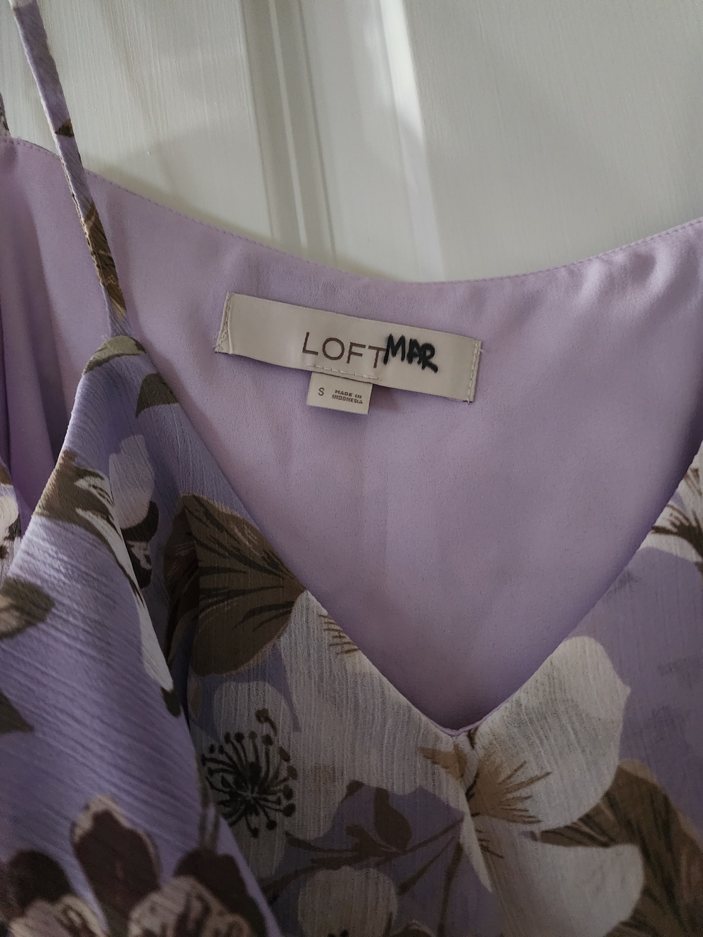 🌸☀️LOFT Lavender Floral Ruffle Cami - Picture 3 of 4